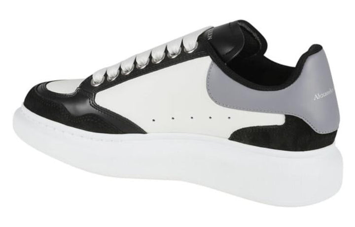 (WMNS) Alexander McQueen Larry Oversized Sensory Sneakers 'White Black Grey' 758982WIA5V1142 #